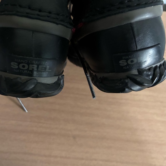 Sorel women’s size 5.5 Red and Black Plaid Boots NWOT - Picture 7 of 7